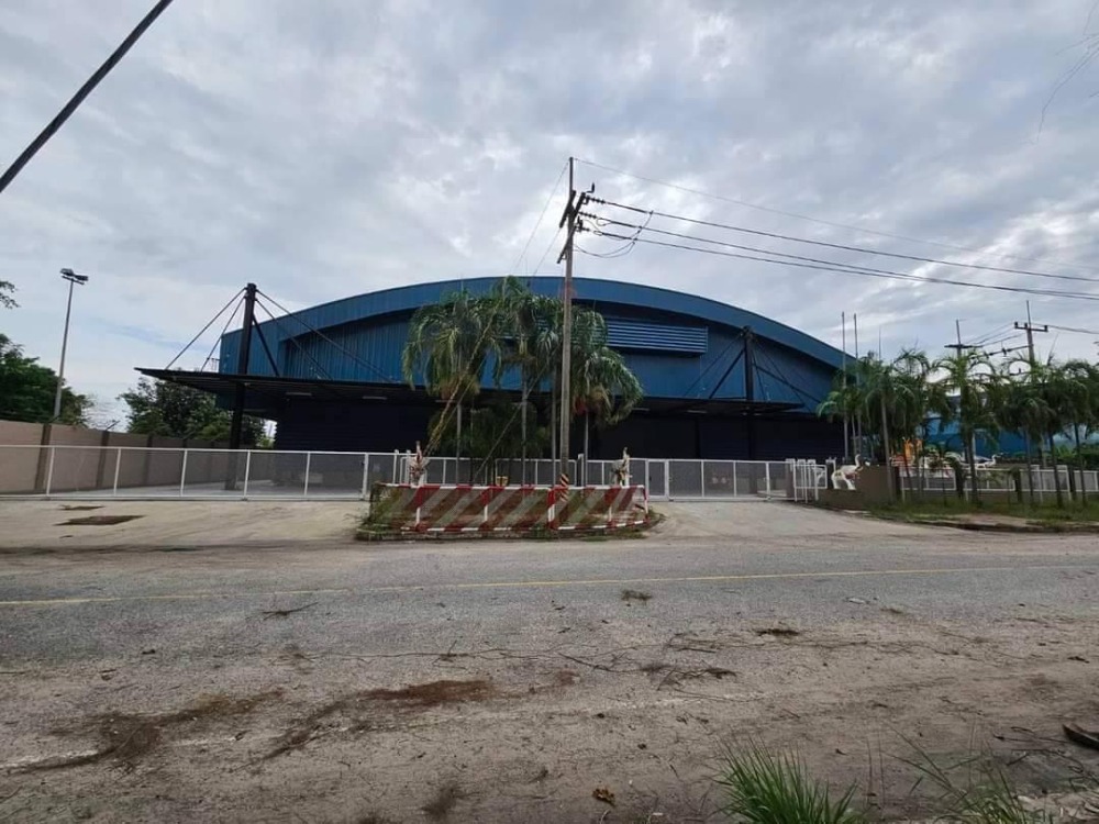 ให้เช่าคลังสินค้าในนิคมอุตสาหกรรมแหลมฉบังเขตFreezone1 พท.9,000 ตร.ม.พร้อมอาคารสำนักงาน