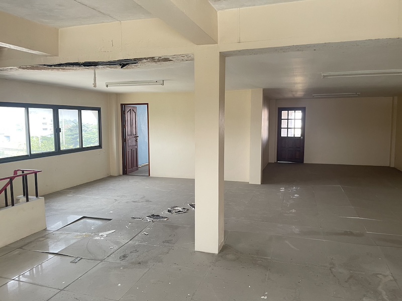 BH2560 ให้เช่า-ขายอาคารพาณิชย์ 2คูหาติดกัน 4ชั้น ริมถนนนครอินทร์(ถ.พระราม5) เป็นแหล่งชุมชน ใกล้ตลาดพระราม5. เหมาะทำร้านค้าคลีนิค เก็บของ