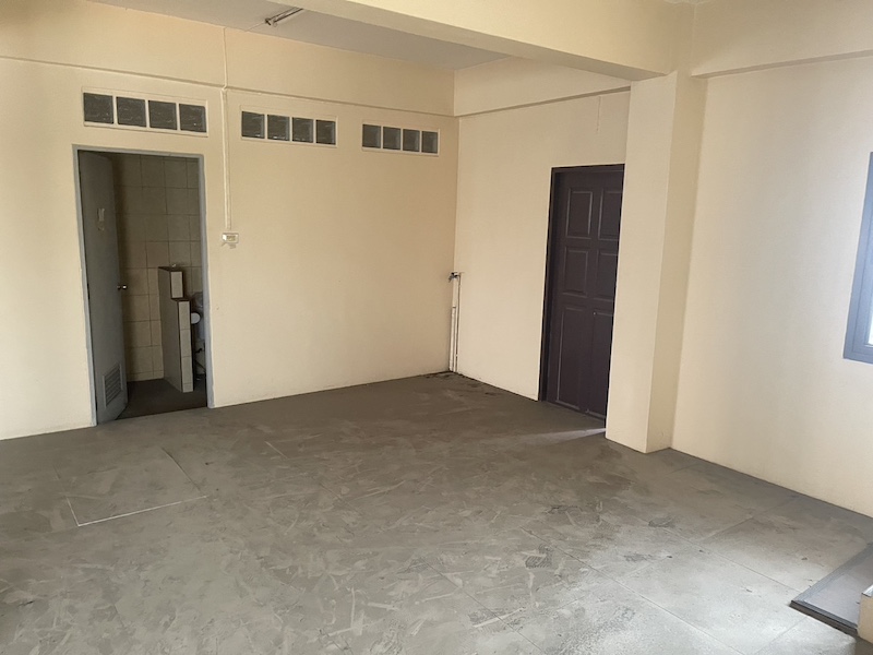 BH2560 ให้เช่า-ขายอาคารพาณิชย์ 2คูหาติดกัน 4ชั้น ริมถนนนครอินทร์(ถ.พระราม5) เป็นแหล่งชุมชน ใกล้ตลาดพระราม5. เหมาะทำร้านค้าคลีนิค เก็บของ