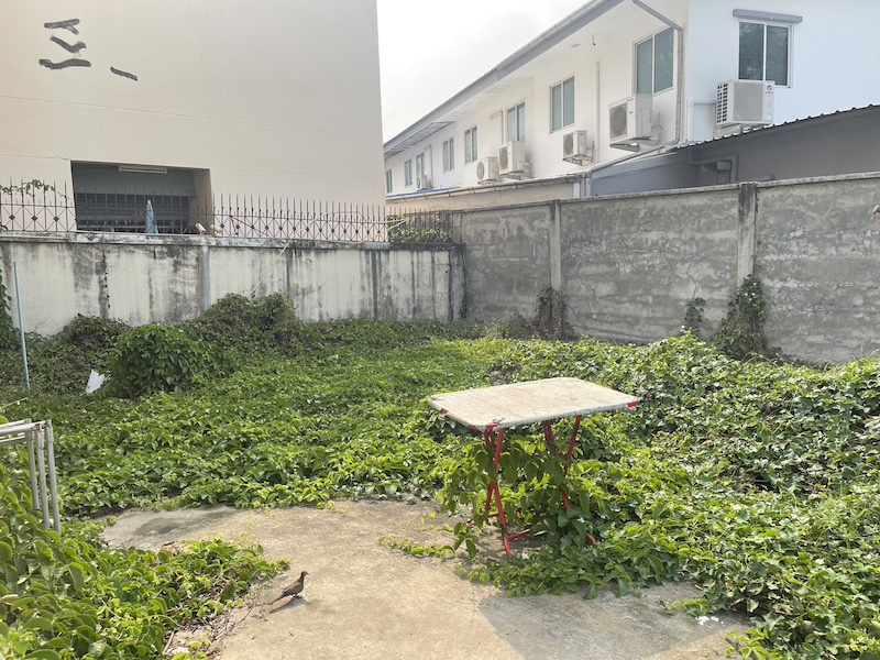 BH2560 ให้เช่า-ขายอาคารพาณิชย์ 2คูหาติดกัน 4ชั้น ริมถนนนครอินทร์(ถ.พระราม5) เป็นแหล่งชุมชน ใกล้ตลาดพระราม5. เหมาะทำร้านค้าคลีนิค เก็บของ