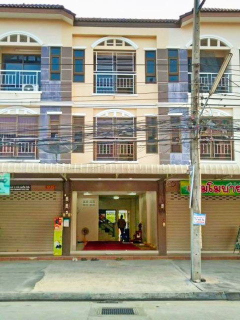 ซิตี้ 3 ชั้น 3 นอน 3 น้ำ โรบินสัน โลตัส อมตะนคร  ให้เช่าอาคารพาณิชย์  2 จอดรถ 35 ตรว. 420 ตรม.