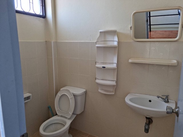 ขายตึก 2 ชั้นครึ่ง หลังแมคโคร ระยอง มี built in ตู้ยาพร้อมแล้ว