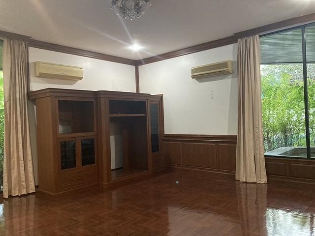 PO147 ขาย บ้านเดี่ยว  นวธานี เสรีไทย59 ขนาด 556 ตรว. 1 ไร่ 1 งาน 56 ตรว.  หลังบ้านติดสนามกอล์ฟ มีสระว่ายน้ำ ใกล้แฟชั่นไอส์แลนด์ ถ. เสรีไทย 