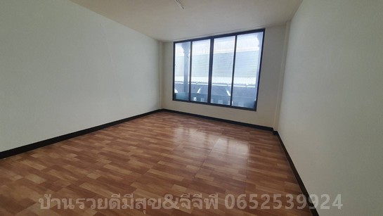 ให้เช่าตึก4ชั้น2คูหา35ตรว. เพื่อประกอบธุรกิจติดสถานีรถไฟฟ้ามีนบุรี ตลาดมีน ถนนรามอินทรา มีนบุรี กรุงเทพมหานคร