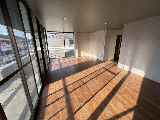 ให้เช่าสำนักงาน 4ชั้น พื้นที่ใช้สอย 280 ซอยอ่อนนุช 62 อยู่ใกล้สถานีรถไฟฟ้าศรีนุช