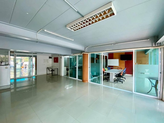 ขายถูกมาก อาคารพาณิชย์ หมู่บ้านสถาพร 2 คูหา 4 ชั้น ทุบเข้าหากันแล้ว ติดโลตัสคลองสี่ อ.ธัญบุรี ปทุมธานี