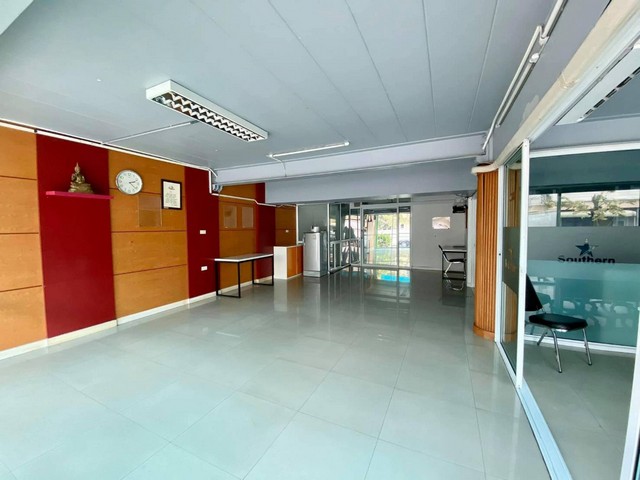 ขายถูกมาก อาคารพาณิชย์ หมู่บ้านสถาพร 2 คูหา 4 ชั้น ทุบเข้าหากันแล้ว ติดโลตัสคลองสี่ อ.ธัญบุรี ปทุมธานี