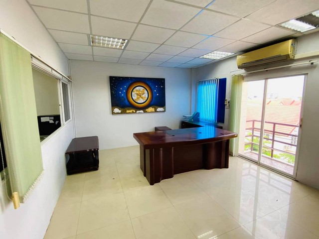 ขายถูกมาก อาคารพาณิชย์ หมู่บ้านสถาพร 2 คูหา 4 ชั้น ทุบเข้าหากันแล้ว ติดโลตัสคลองสี่ อ.ธัญบุรี ปทุมธานี