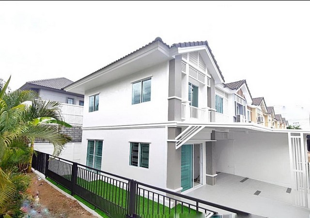 พฤกษาวิลล์ 41/1 บางกะดี-ติวานนท์  ทาวน์เฮ้าห้องมุม  พร้อมอยู่ 