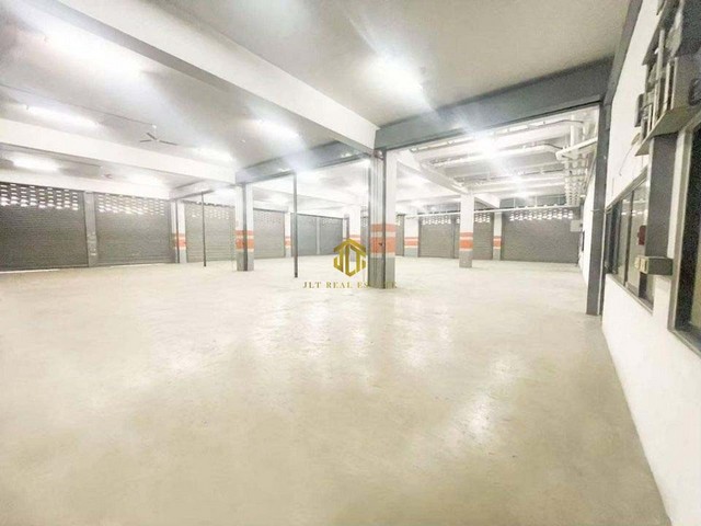 โกดังให้เช่าพื้นที่ใช้สอย 1960 ตรม. ถนนบางนา-ตราด กม.5 สมุทรปราการ