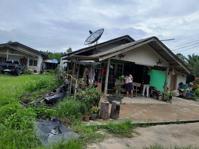 ขาย บ้านเดี่ยวพร้อมที่ดิน 33 ตร.วา ใกล้ประปานาชะอัง  ต.บางลึก อ.เมืองชุมพร จ.ชุมพร   ZCP044