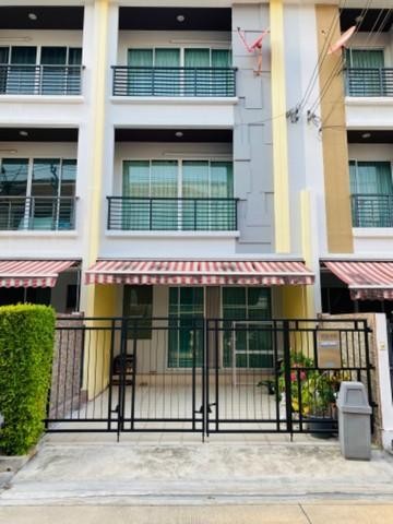 POR3595 ขาย บ้านกลางเมือง รัชดา 36 ถนนรัชดาภิเษก  พร้อมเข้าอยู่ หันทางทิศตะวันออกเฉียงใต้