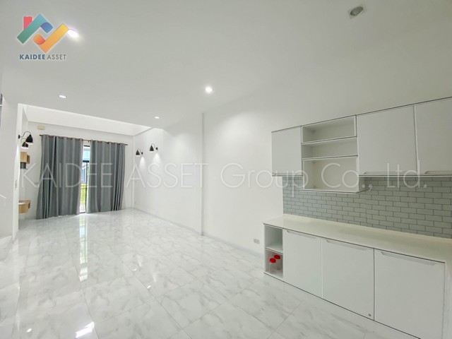 บ้าน ไอราวัณ เพลส 3390000 THB 3 Bedroom 2 BATHROOM ขนาด = 31 SQ.WA 0 Ngan 0 ไร่ ใกล้ เวิร์คพอยท์ ถูกสุด ปทุมธานี   