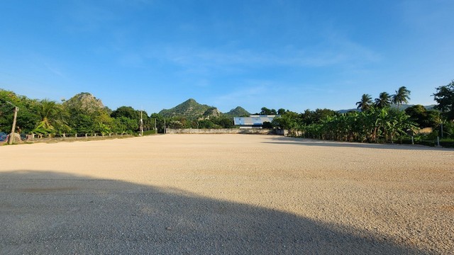 ขายที่ดินวิวสวยในตัวเมืองกาญจนบุรี 100 ตรว ติดถนน 2 ด้าน ใกล้แหล่งชุมชน เหมาะปลูกบ้าน หรือซื้อไว้เก็บเก็งกำไรได้