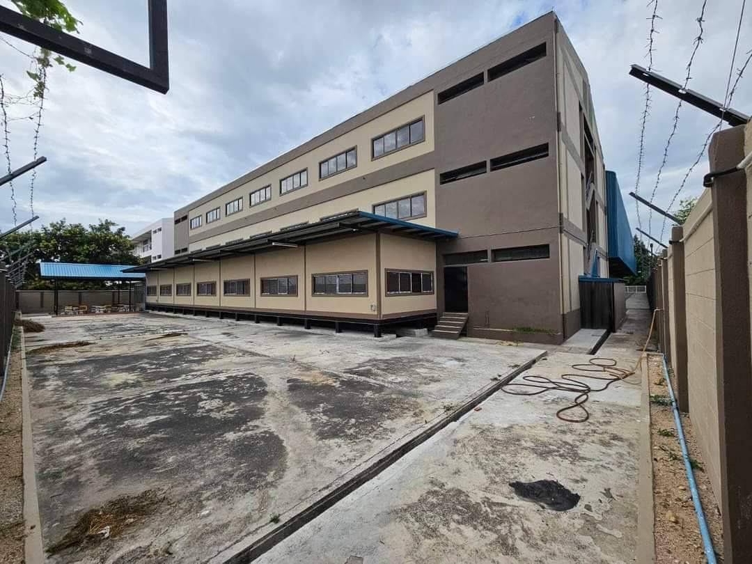 ให้เช่าคลังสินค้าในนิคมอุตสาหกรรมแหลมฉบัง เขต Freezone1 พท.9,000 ตร.ม.