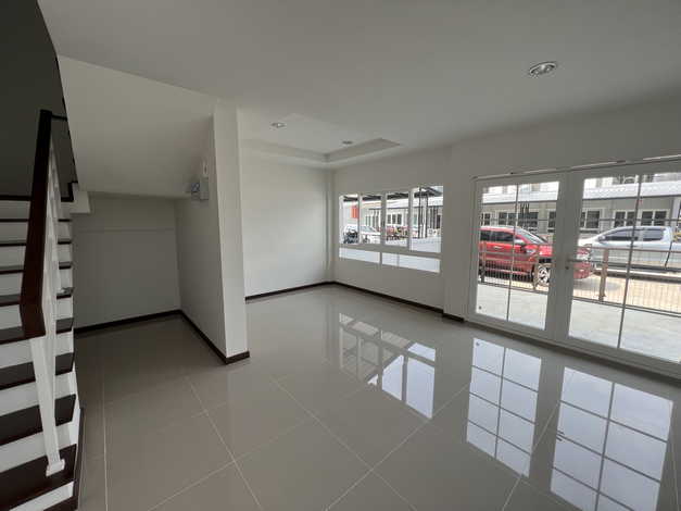 ขายทาวน์โฮม 2 ชั้น โคซี่เฟส 6 ซอย 14 แปลงมุม บ้านสวย พร้อมอยู่ ตำบลละหาร อำเภอบางบัวทอง นนทบุรี