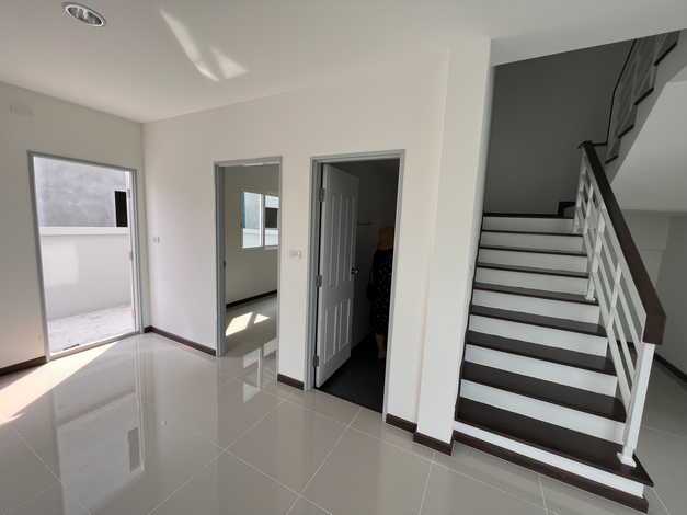 ขายทาวน์โฮม 2 ชั้น โคซี่เฟส 6 ซอย 14 แปลงมุม บ้านสวย พร้อมอยู่ ตำบลละหาร อำเภอบางบัวทอง นนทบุรี