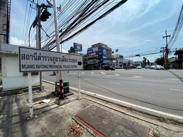 ขายที่ดินสวยมาก ทำเลดี ติดสามแยกใหญ่ ใจกลางเมืองระยอง ขนาดพื้นที่ 161.3 ตรว