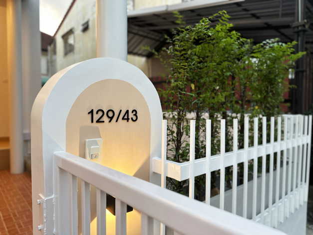 ขายทาวน์เฮ้าส์ 2ชั้น บ้านสวน72 หลังมุม รีโนเวทใหม่ ทำเลดี เข้า-ออกได้ 2 ทางถนนประชาอุทิศ และ ถนนกาญจนาภิเษก 