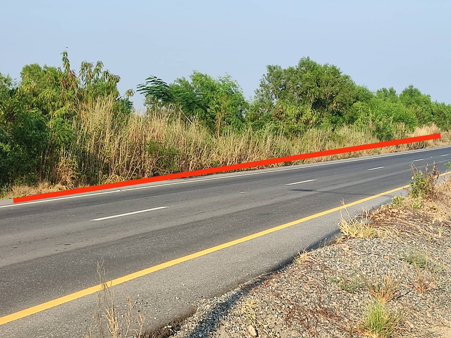 ขายที่ดินเปล่า 255ไร่ ทำเลทอง ติดริมถนน 4 เลนสายองครักษ์-บ้านนา(นย.3007)