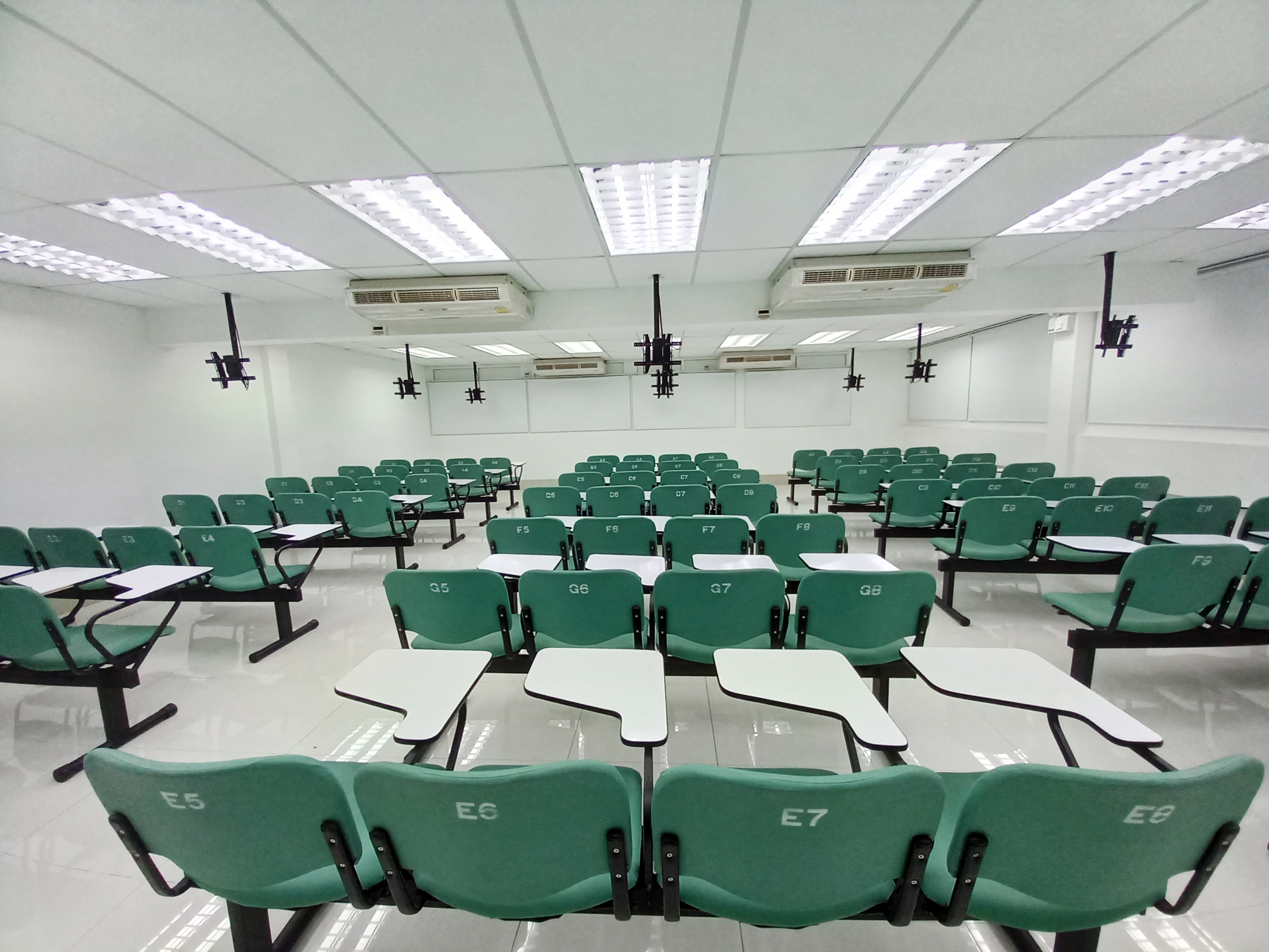 พื้นที่แบ่งให้เช่า