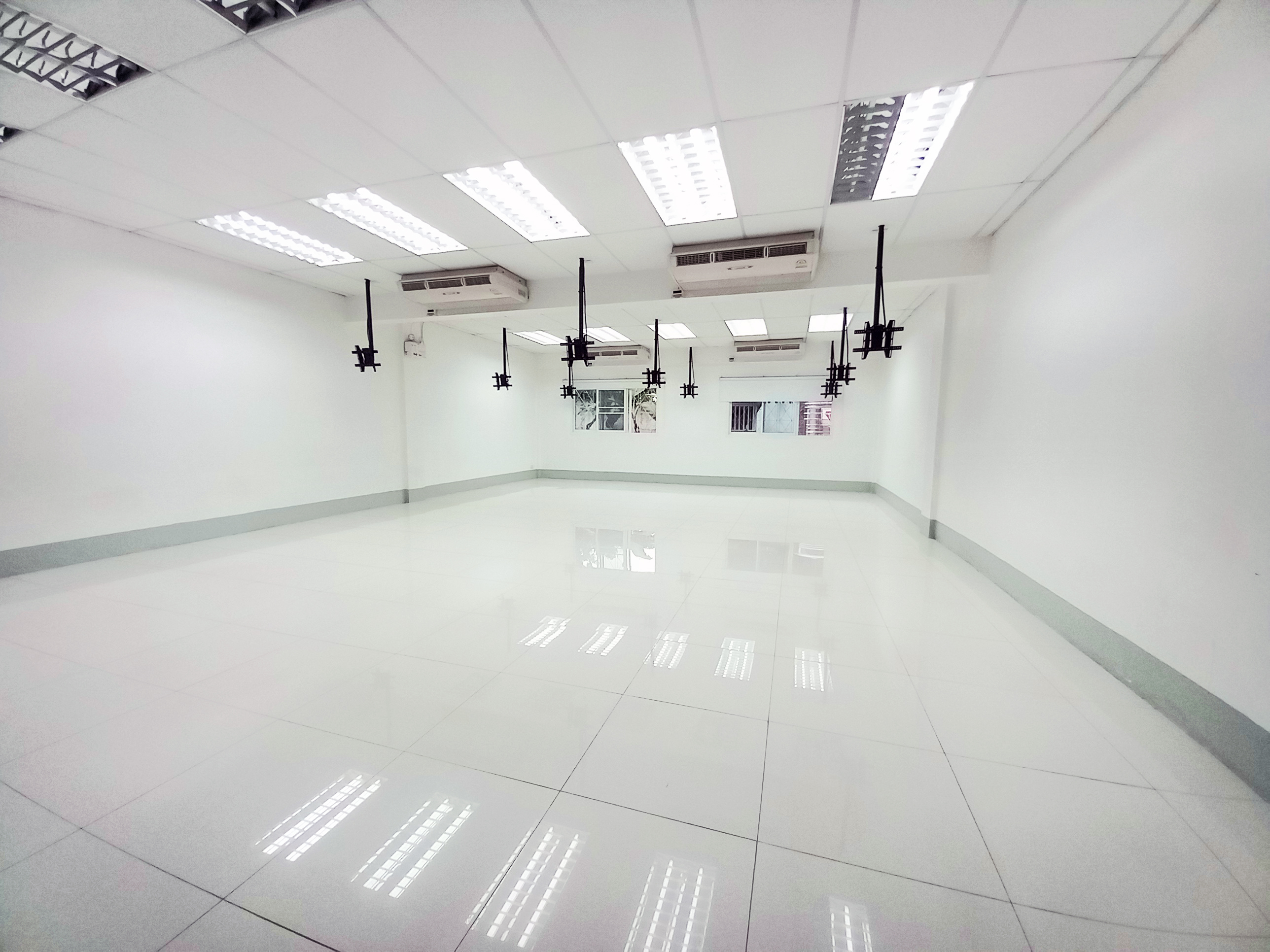 พื้นที่แบ่งให้เช่า