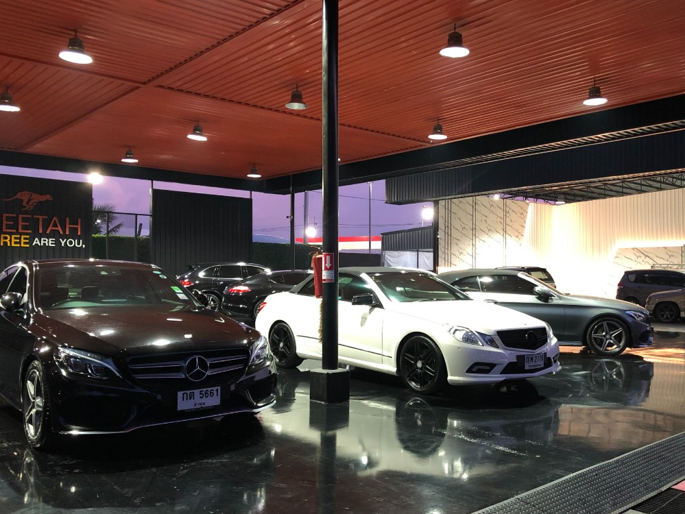 พื้นที่เช่าสำหรับผู้ที่สนใจขายรถมือสอง พร้อมออฟฟิศ (ติดถนนพระเทพ)