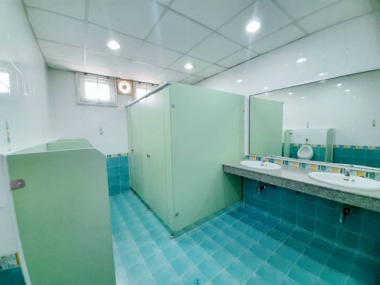 พื้นที่แบ่งให้เช่า อาคารพาณิชย์ 6 ชั้น