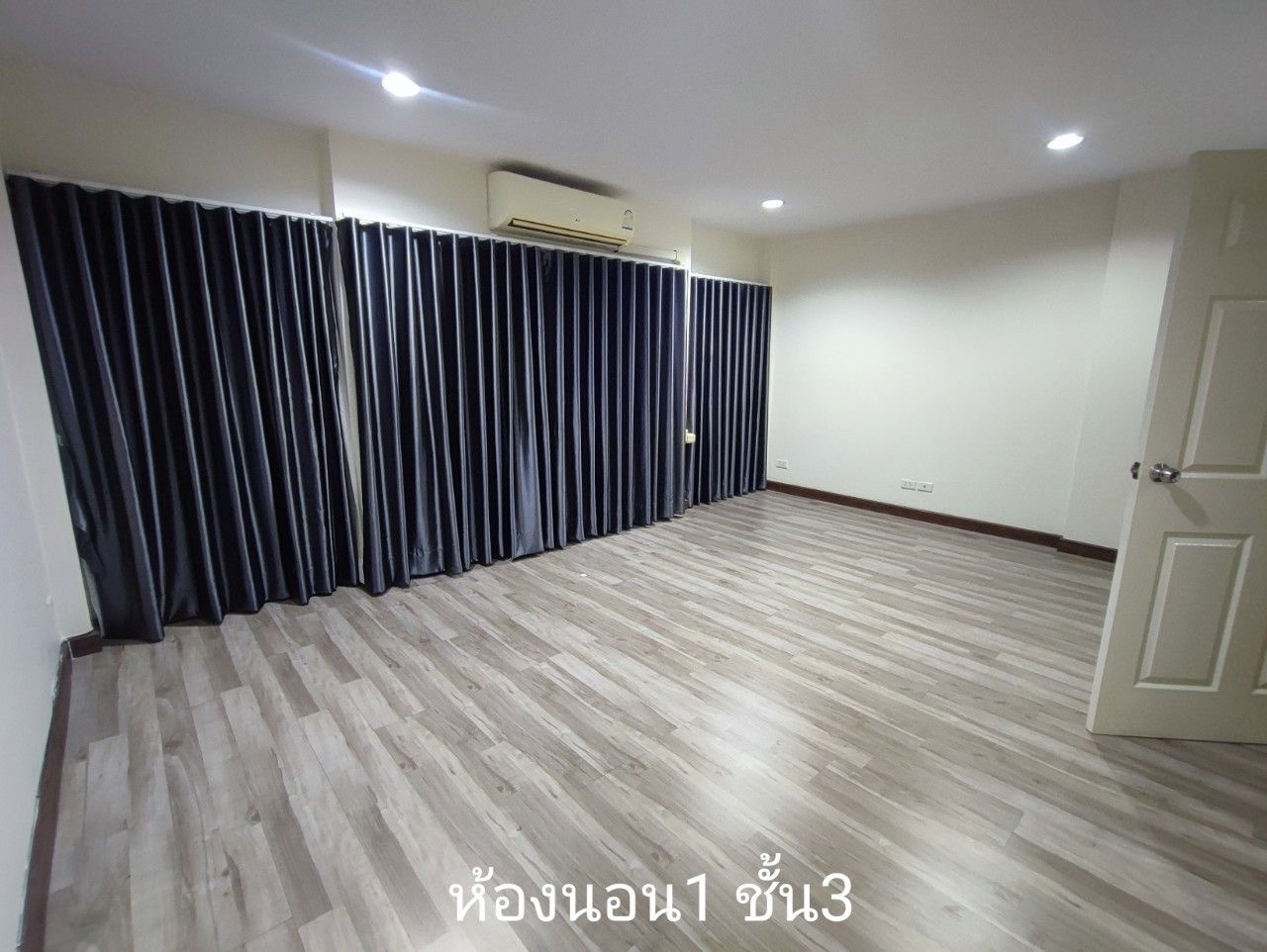 ด่วนให้เช่าโฮมออฟฟิศ ใกล้ห้างซีคอนศรีนครินทร์