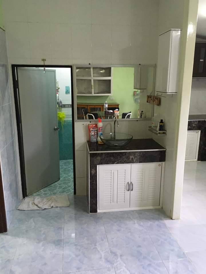 ขายทาวน์เฮาส์พร้อมอยู่ ฟรีเฟอร์ฟรีแอร์อยู่ในเมือง