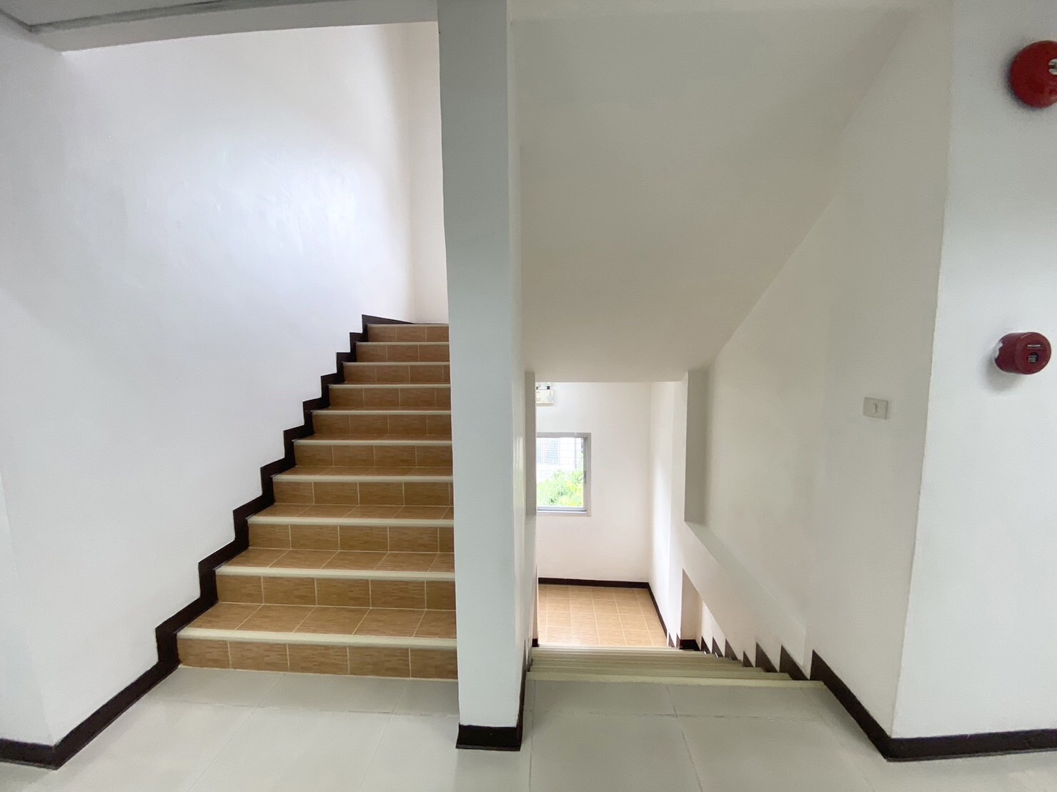 พื้นที่แบ่งให้เช่าอาคารพาณิชย์ 4คูหา 3 ชั้น