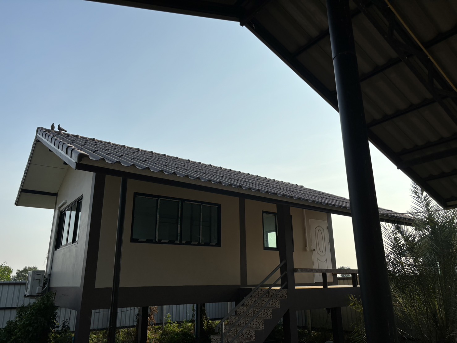 โรงงาน โกดัง อ็อฟฟิศ บ้านพักอาศัยให้เช่า ย่านนิมิตรใหม่-ไมตรีจิต เขตคลองสามวา กทม พื้นที่สามารถทำกิจการที่อาจมีกลิ่นมีเสียง พื้นที่95ตารางวา ราคา16,000บาทต่อเดือน สนใจสอบถามโทร 0825929045 หรือ0647971909