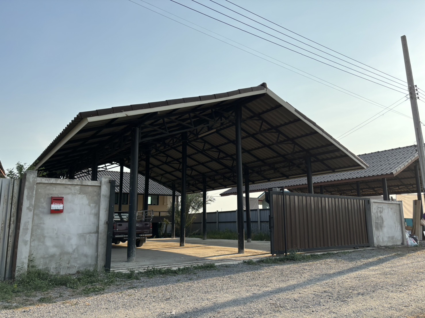 โรงงาน โกดัง อ็อฟฟิศ บ้านพักอาศัยให้เช่า ย่านนิมิตรใหม่-ไมตรีจิต เขตคลองสามวา กทม พื้นที่สามารถทำกิจการที่อาจมีกลิ่นมีเสียง พื้นที่95ตารางวา ราคา16,000บาทต่อเดือน สนใจสอบถามโทร 0825929045 หรือ0647971909