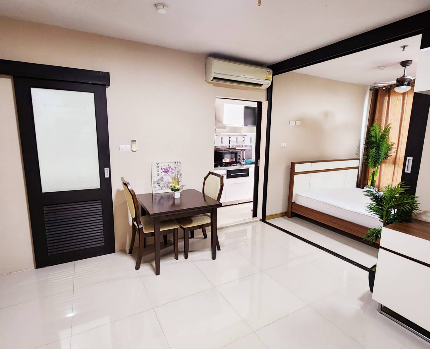 ขายคอนโด ลัดดาคอนโดวิว ศรีราชา 1 ห้องนอน วิวเมือง+ทะเล จ.ชลบุรี