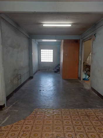 ขายอาคารพาณิชย์ 2 คูหาตีทะลุกัน พร้อมรีโนเวท เดินทางสะดวกในตัวเมืองทำเลทอง ใกล้ BTS สถานีสุรศักดิ์ 