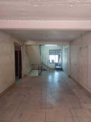 ขายอาคารพาณิชย์ 2 คูหาตีทะลุกัน พร้อมรีโนเวท เดินทางสะดวกในตัวเมืองทำเลทอง ใกล้ BTS สถานีสุรศักดิ์ 