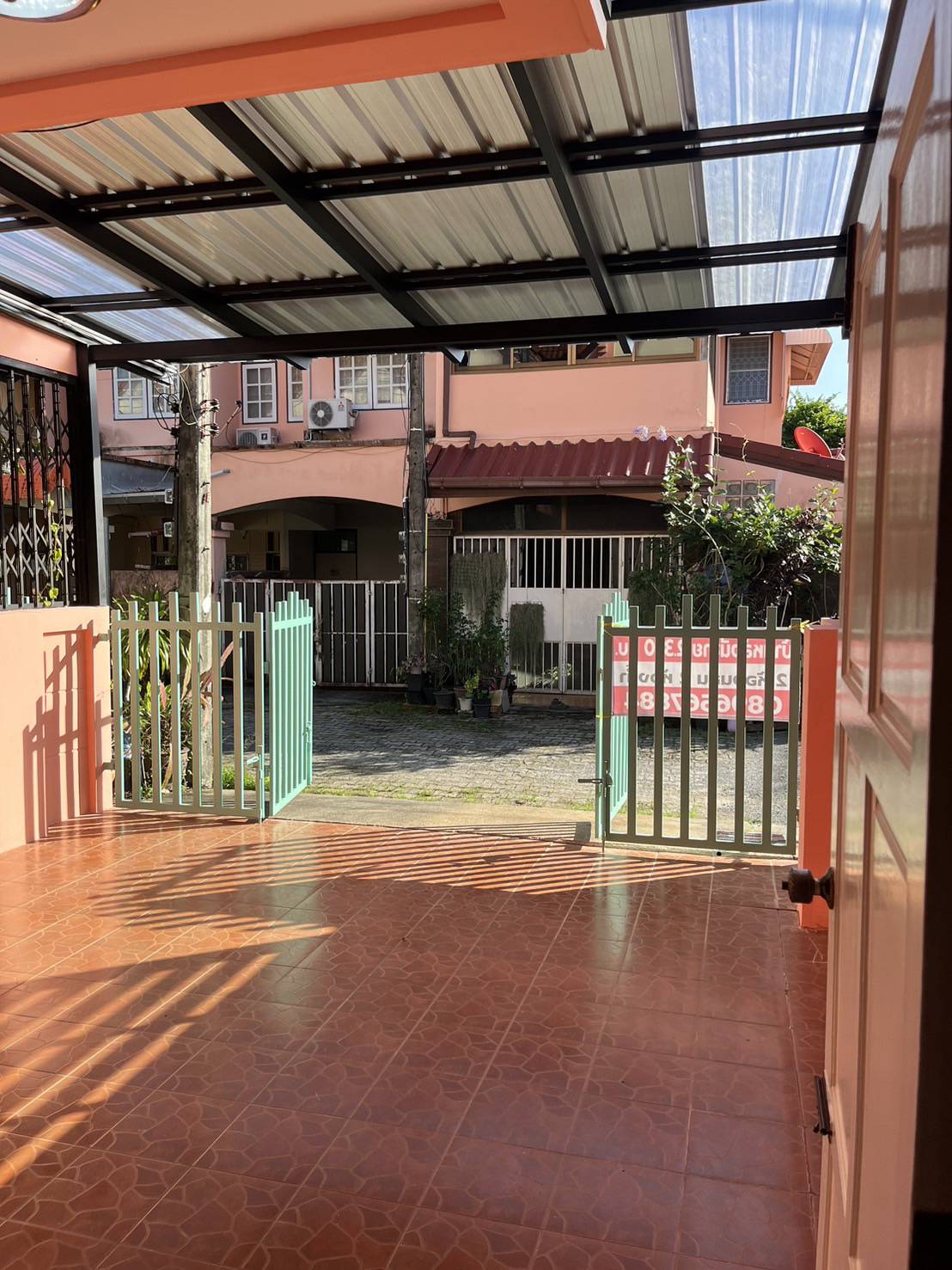 ขายด่วนทาวน์เฮ้าส์2ชั้นใจกลางเมืองสตูล ปรับปรุงใหม่ทั้งหลัง จ.สตูล