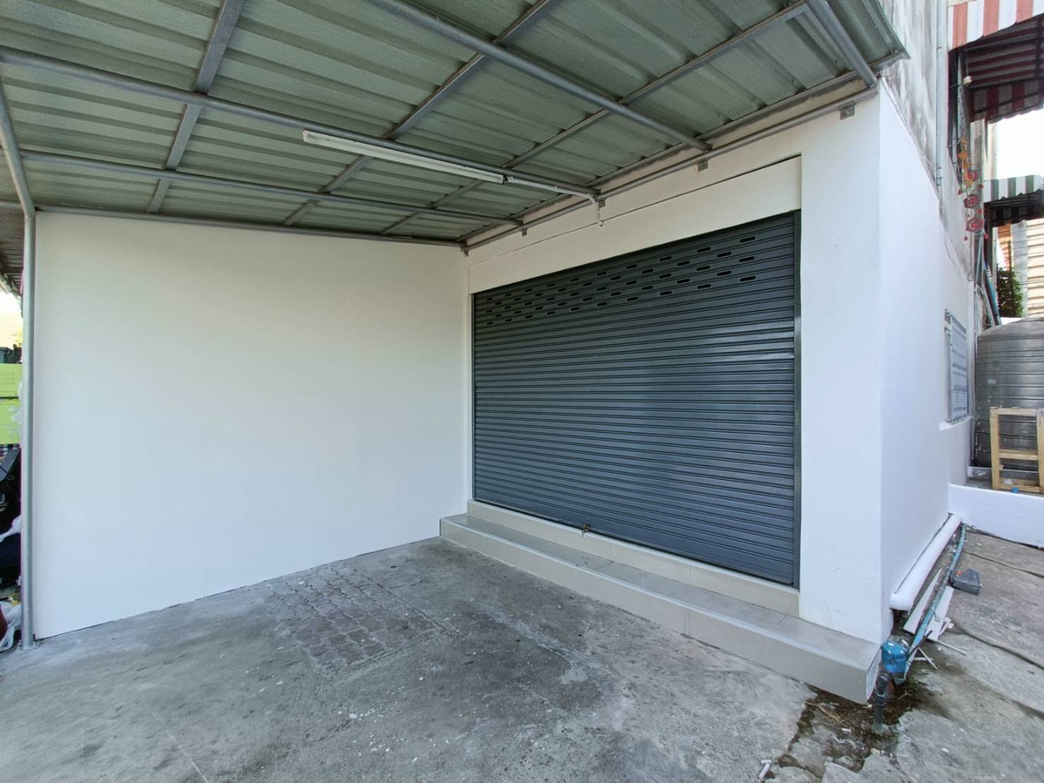 ขายตึกแถว 1ชั้น ห้องมุม ทำเลค้าขาย ทำ Office จอดรถได้ 3 คัน  