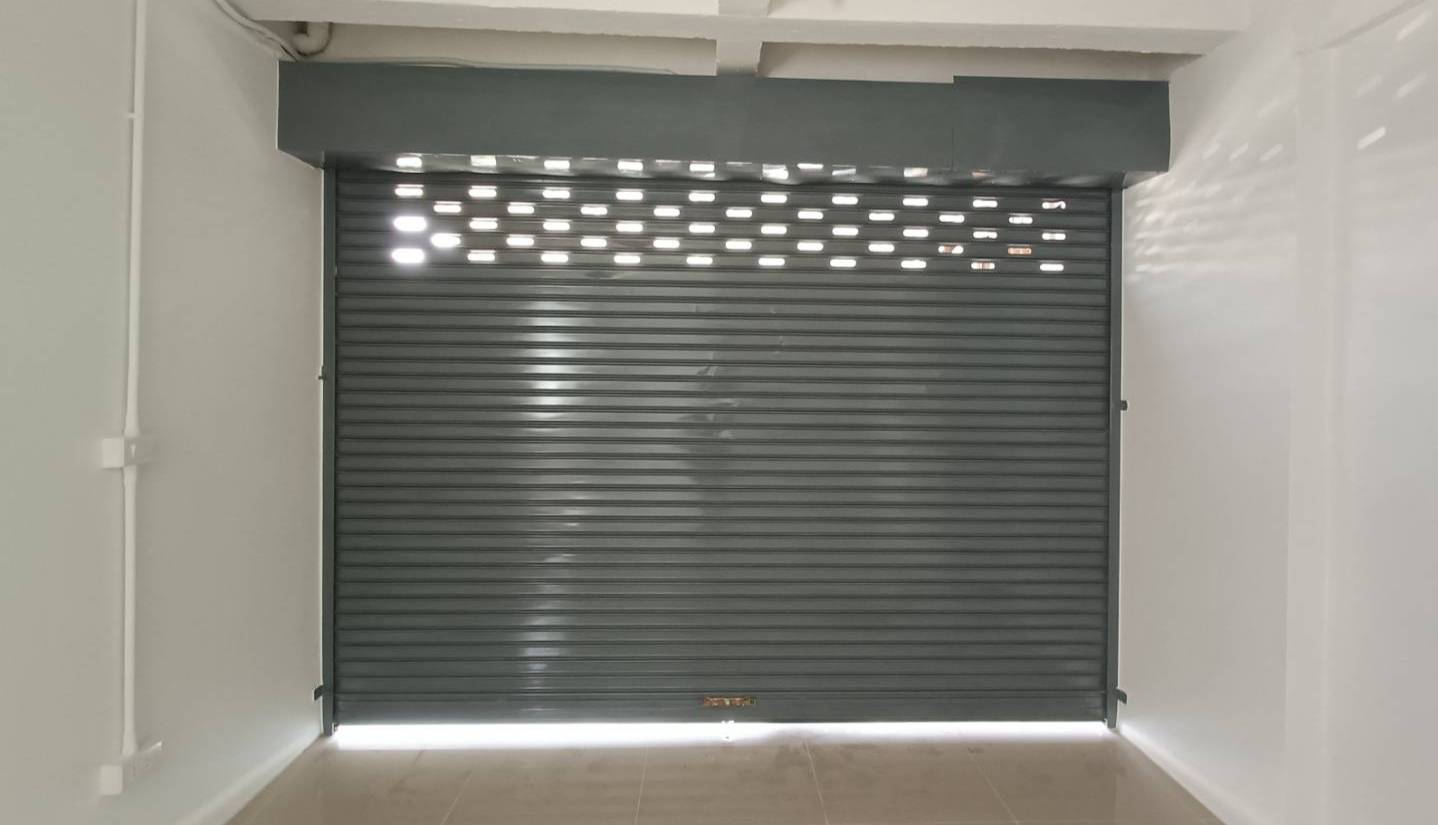 ขายตึกแถว 1ชั้น ห้องมุม ทำเลค้าขาย ทำ Office จอดรถได้ 3 คัน  