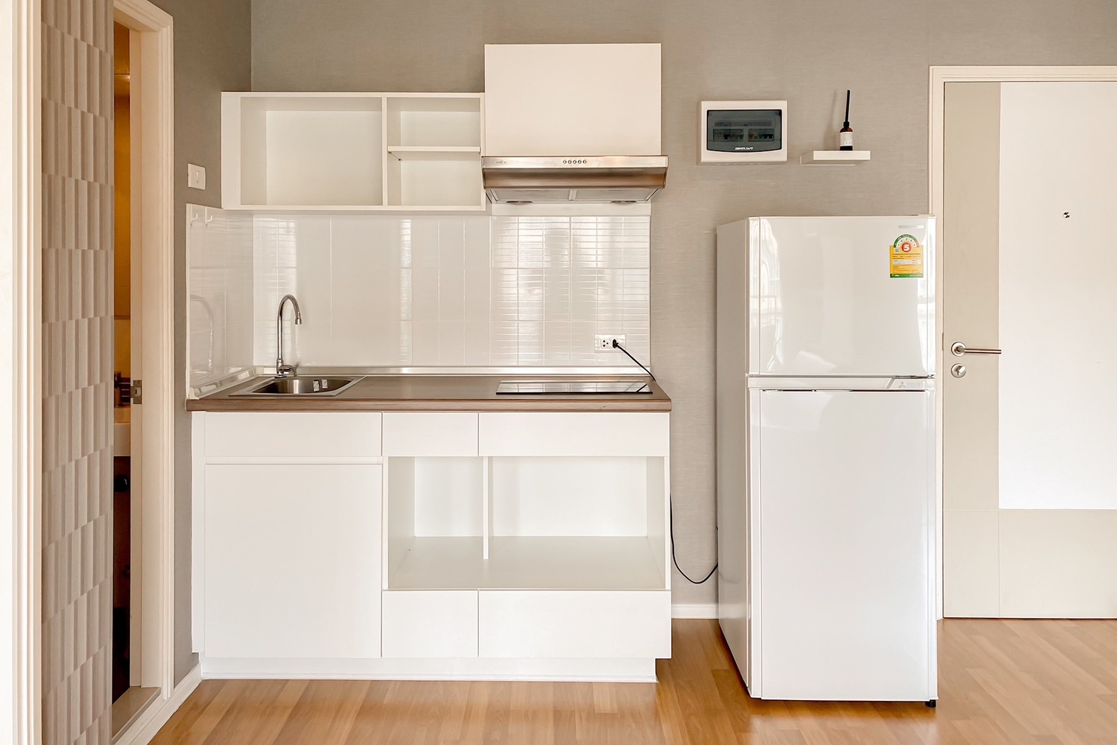 ขายคอนโดลุมพินี เพลส บางนา กม.3 หลัง Central บางนา เฟอร์ครบพร้อมเข้าอยู่