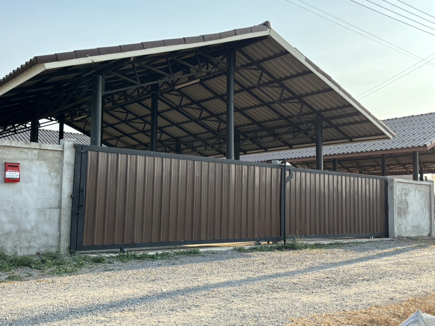 โกดัง โรงงาน อ็อฟฟิศ บ้านพักอาศัยให้เช่า ให้เช่า ย่านนิมิตรใหม่-ไมตรีจิต เขตคลองสามวา กทม พื้นที่95ตารางวา ราคา16,000บาทต่อเดือน สนใจสอบถามโทร 0825929045 หรือ0647971909