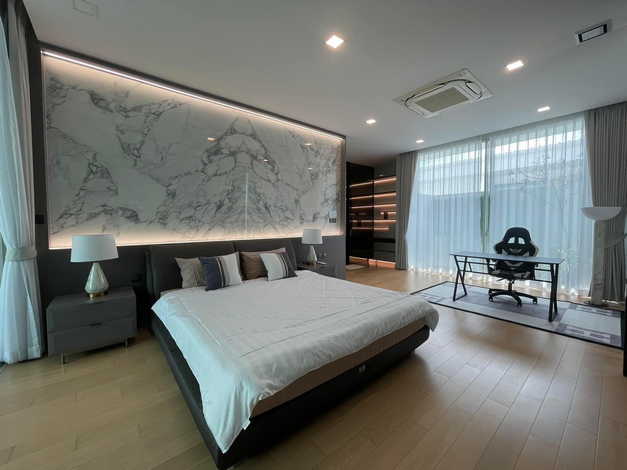 ให้เช่าบ้านเดี่ยว 3ชั้น โครงการ VIVE เอกมัย-รามอินทรา (เลียบด่วนรามอินทรา) พร้อมเข้าอยู่ มีลิฟท์ในตัวบ้าน