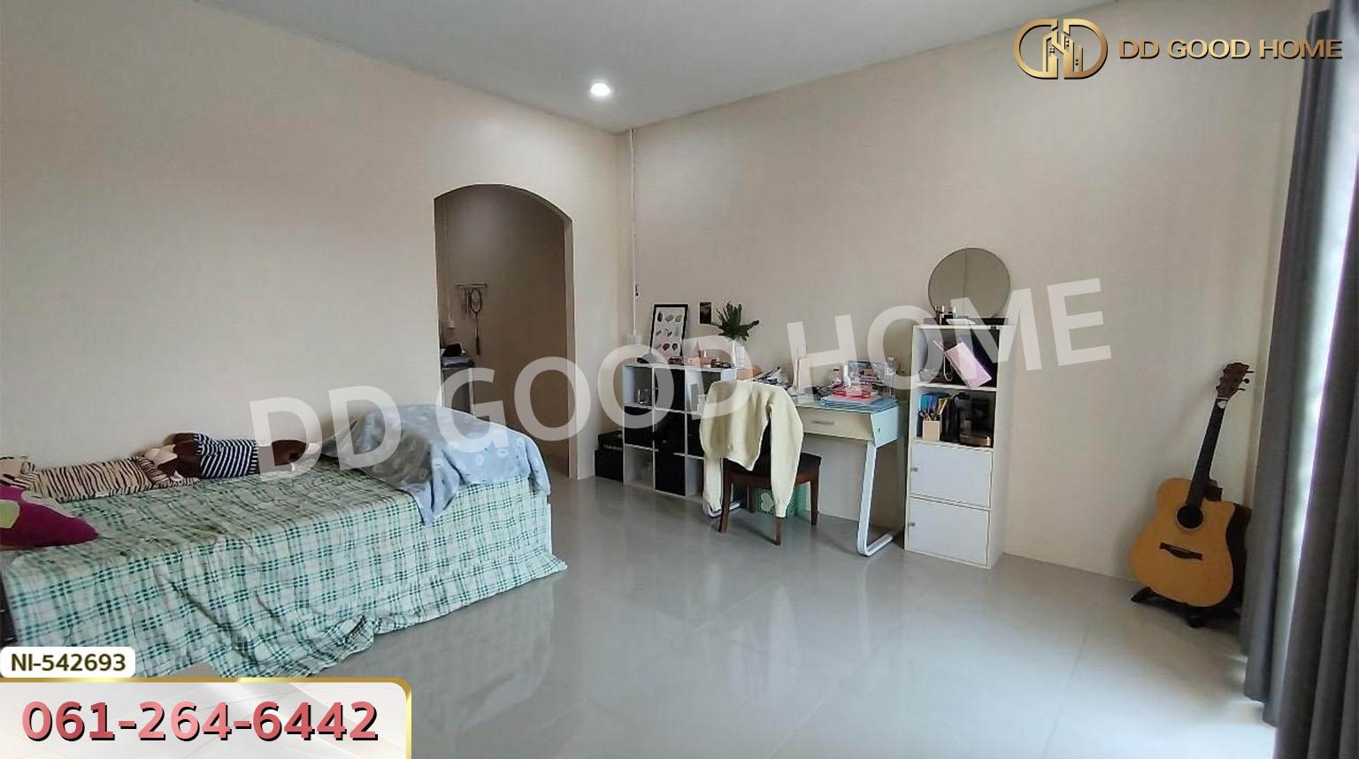 อาคารพาณิชย์ ถ.กบินทร์บุรี-ปักธงชัย อ.กบินทร์บุรี ปราจีนบุรี