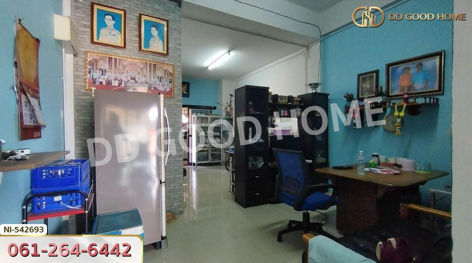 อาคารพาณิชย์ ถ.กบินทร์บุรี-ปักธงชัย อ.กบินทร์บุรี ปราจีนบุรี