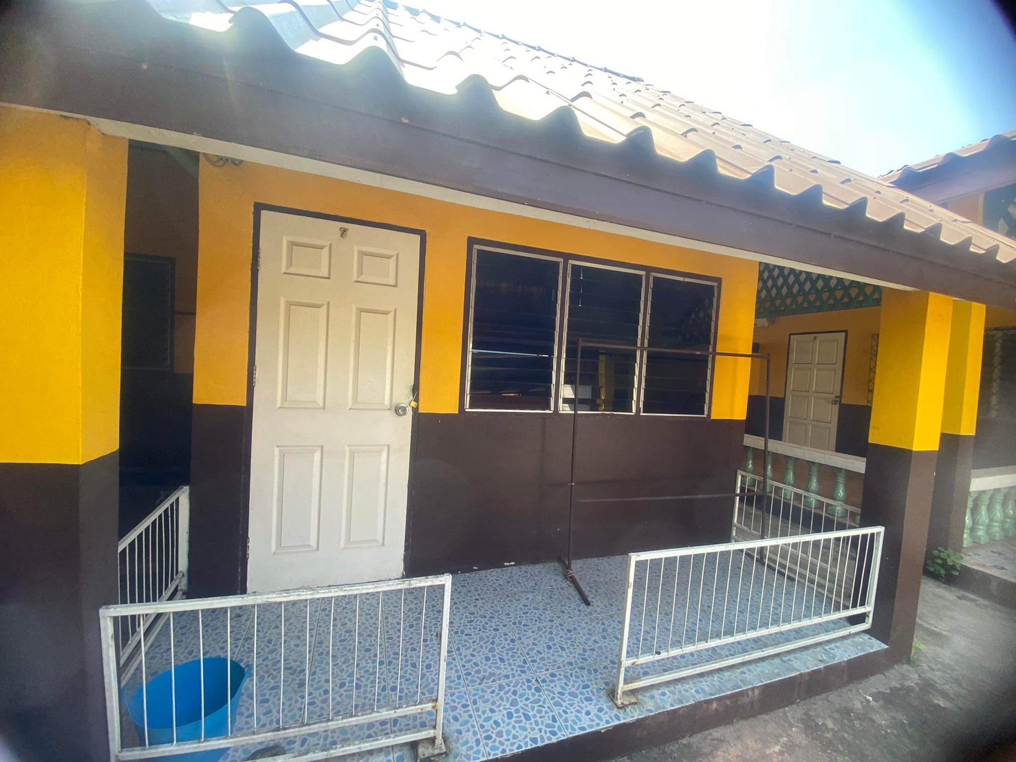 ขายบ้านเดี่ยว 2 ชั้น และ หอพัก 9 ห้อง องครักษ์ จ.นครนายก