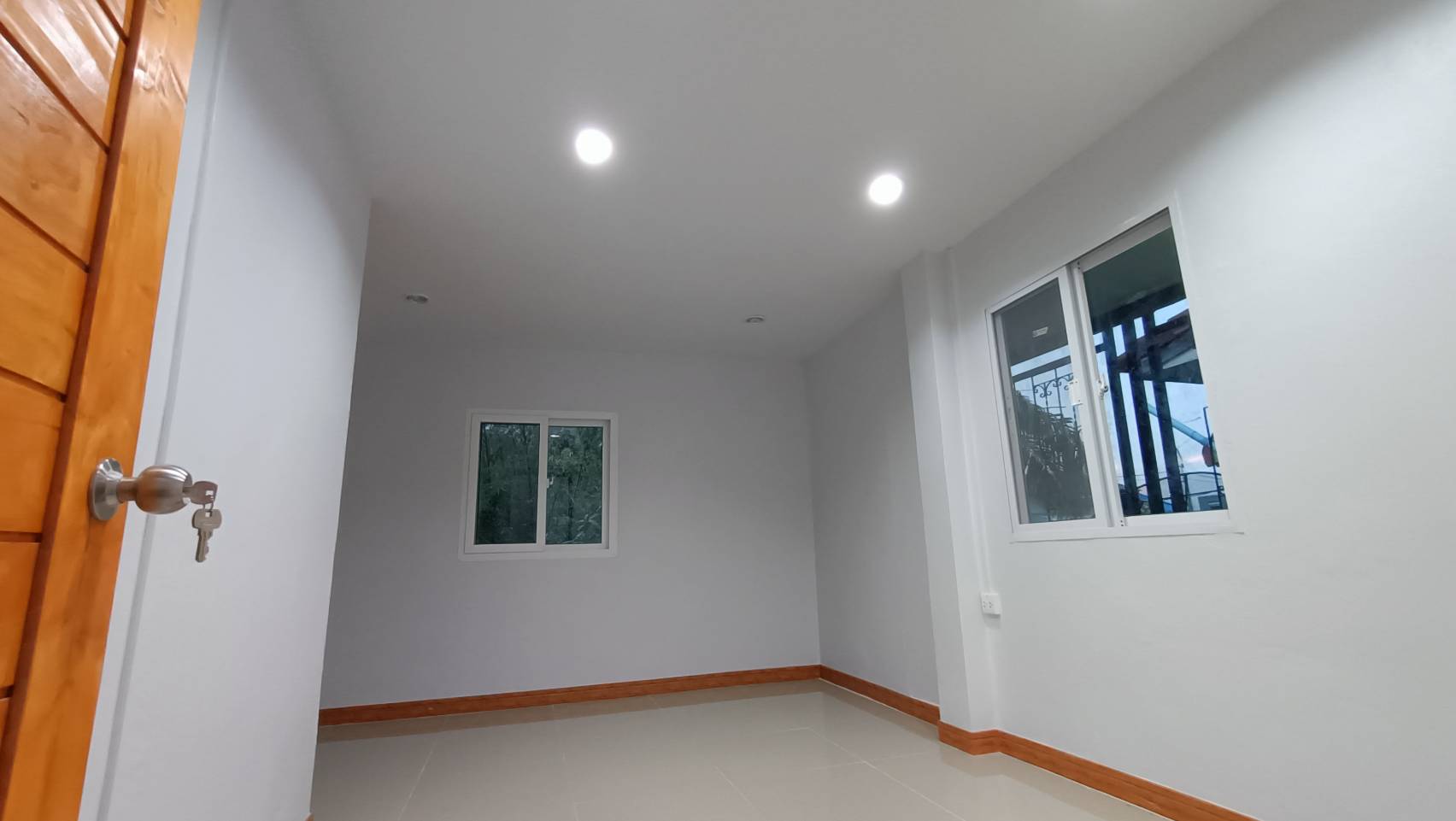 ขาย ทาวน์เฮ้าส์ 2 ชั้น ราคาถูกมาก ซอยสุวินทวงศ์ 7 ใกล้ตลาดมีนบุรี