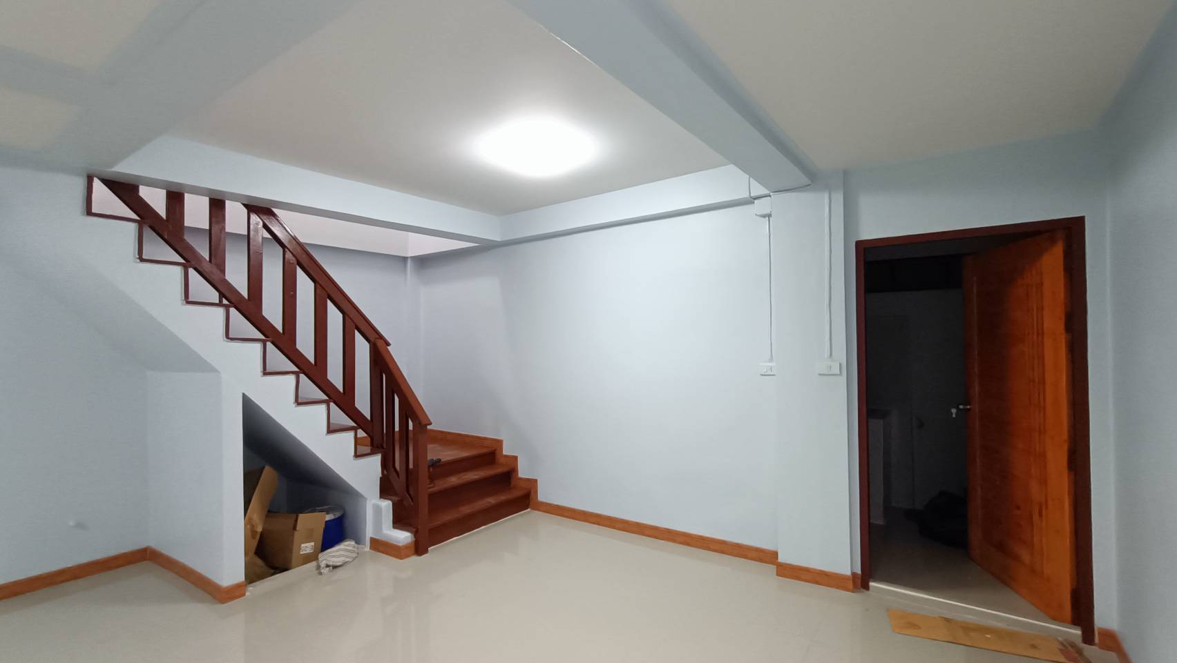 ขาย ทาวน์เฮ้าส์ 2 ชั้น ราคาถูกมาก ซอยสุวินทวงศ์ 7 ใกล้ตลาดมีนบุรี