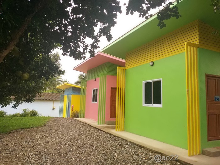 ขายรีสอร์ทพร้อมสวนอาหาร ใน จ.ลำพูน บนที่ดินขนาด 5-3-15.2 ไร่ บรรยากาศท่ามกลางธรรมชาติ วิวเขาและทุ่งนา