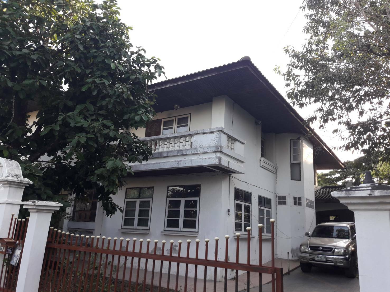 ขายบ้านพร้อมที่ดิน ทำเลทอง หมู่บ้านบุรีรมย์  ติดคลองบรรยากาศดี แขวงทุ่งครุ จังหวัดกรุงเทพมหานคร 