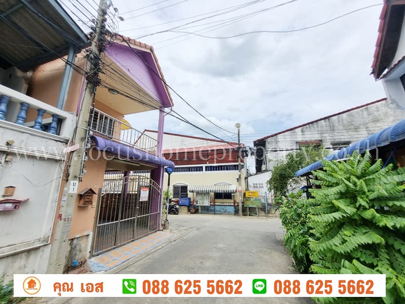 ทาวน์เฮ้าส์ หลังมุม ซอยนนทบุรี20 แยก3 ถนนสนามบินน้ำ